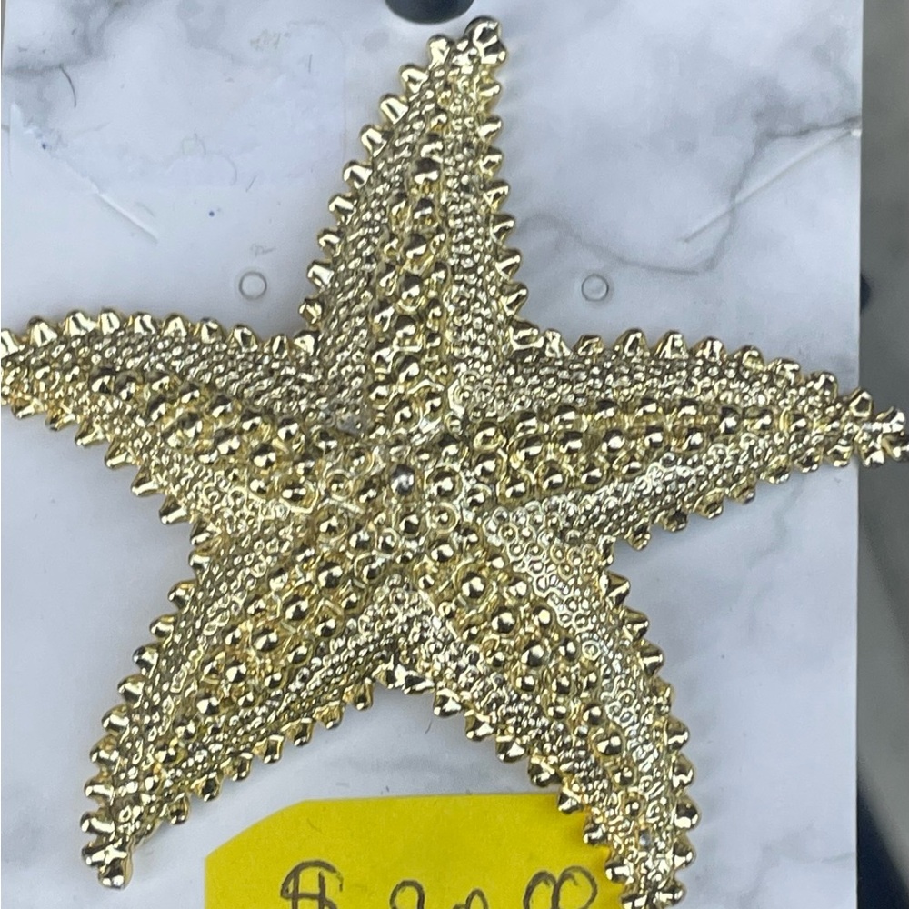 Brooch - Picture 2 of 2